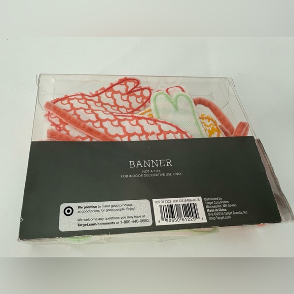 Threshold Rabbit Colorful Banner & Peter Rabbit Figurine - Picture 10 of 10